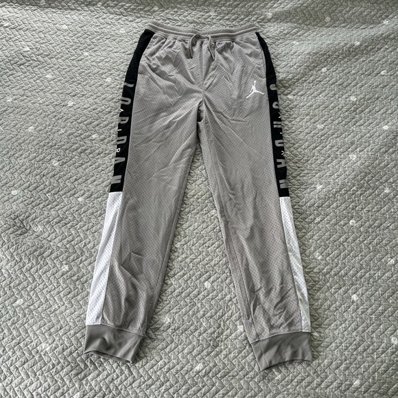 Jordan boys Jumpman Sideline Mesh Grey Jogger Pants 957031 Size XL - Picture 1 of 7
